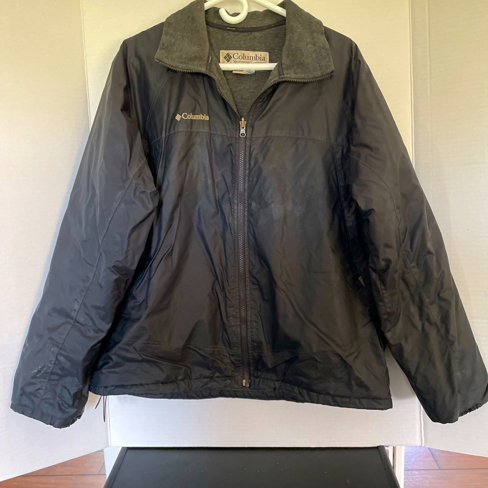Columbia Mens size L spring and fall water and wind resistant jacket